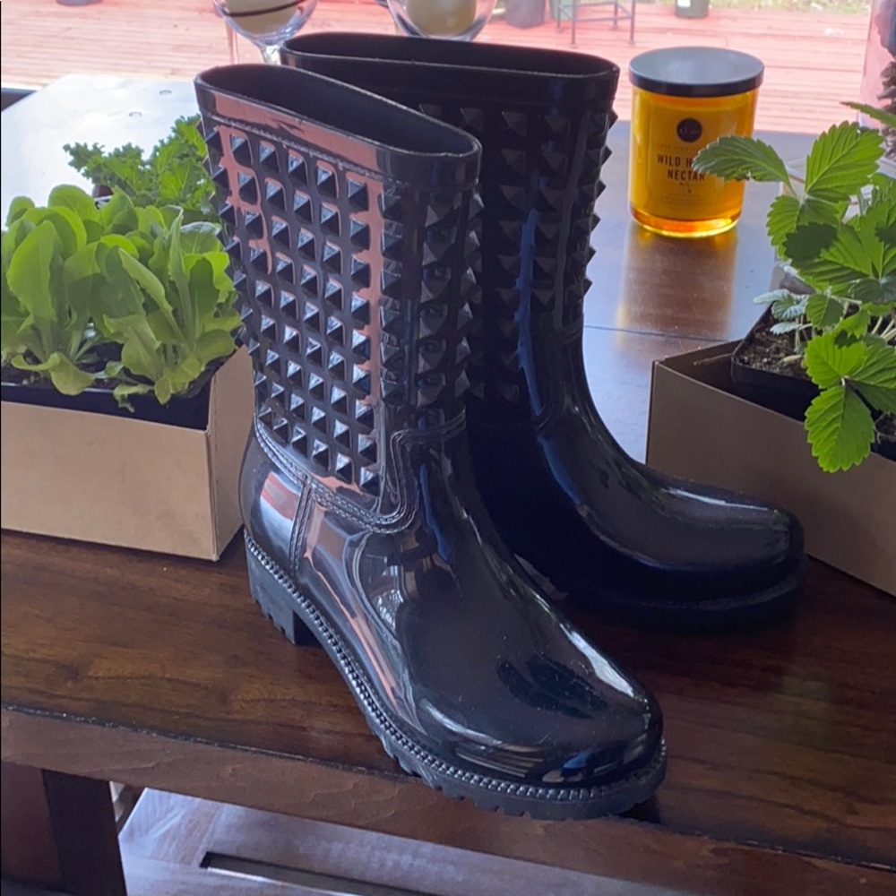 ☔️🌧⛅️Chic Rubber Rain Boots! Size 8👣🍁🌨